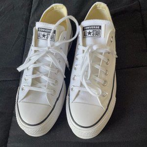 Converse Platform white low top size 8